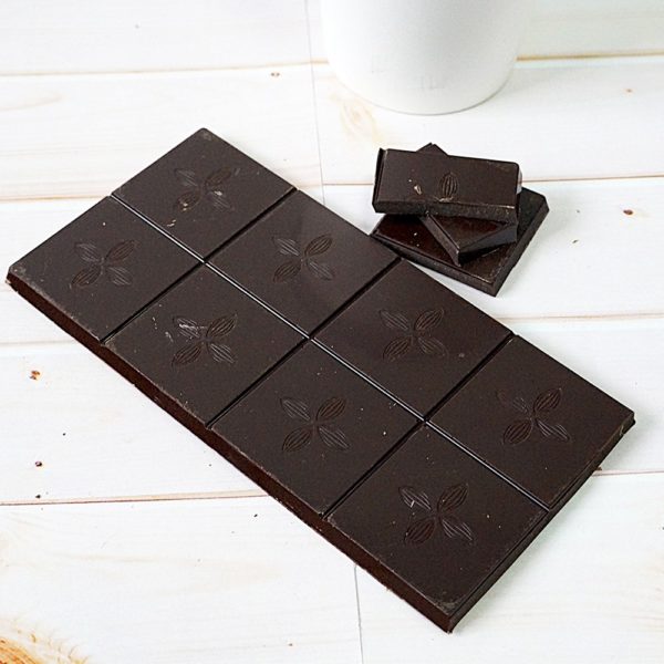 Шоколад с логотипом молочный с фундуком